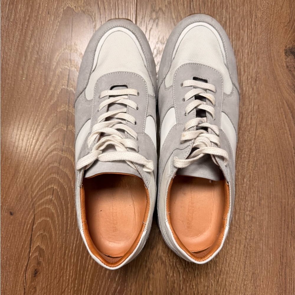 Stylish Gray and White Men's Sneakers